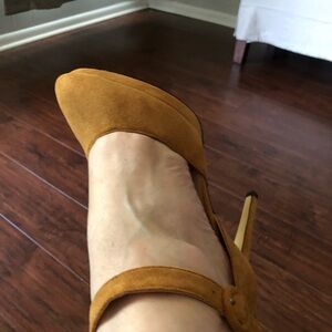 Tan suede heels brand new